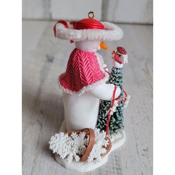 Hallmark 2007 decorating snow lady ornament Xmas tree glitter - Picture 5 of 8